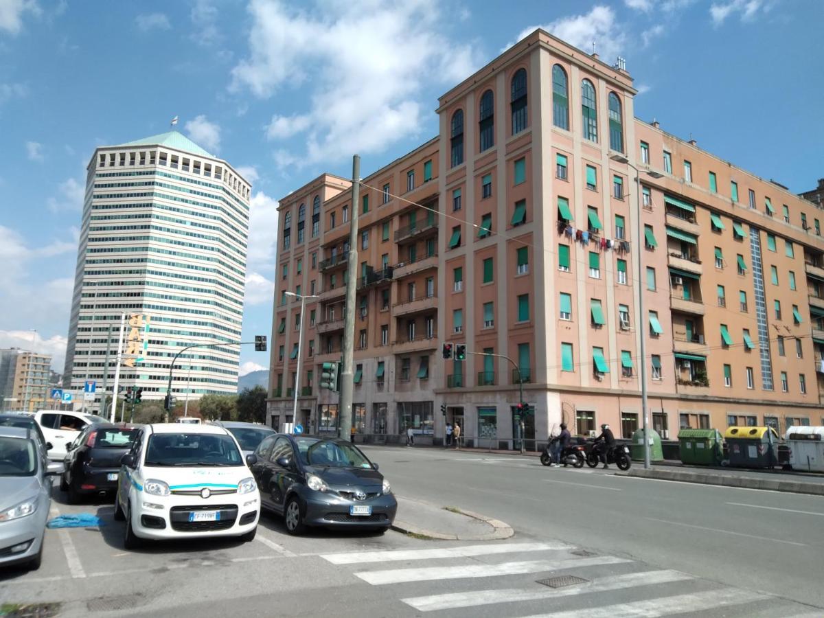 La Lanterna Di Angelo Hotel Genoa Exterior photo